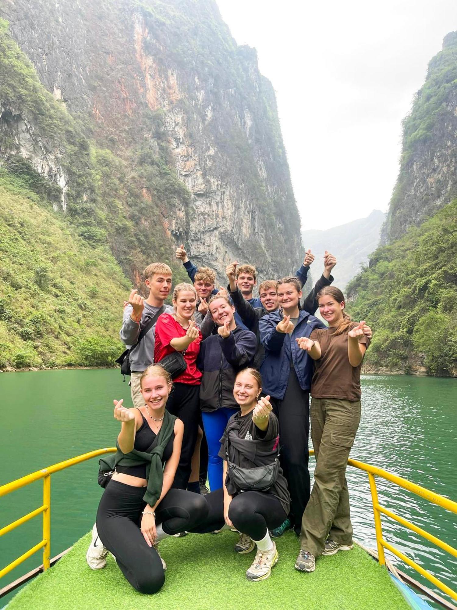 Lazy Cat Homestay - Motorbikes Rental & Tours Hà Giang Zewnętrze zdjęcie