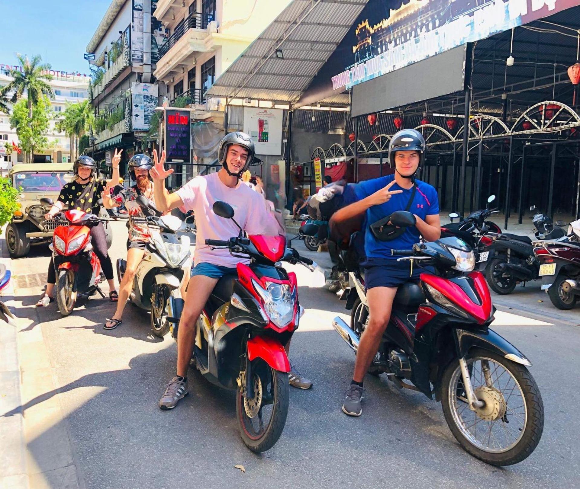 Lazy Cat Homestay - Motorbikes Rental & Tours Hà Giang Zewnętrze zdjęcie